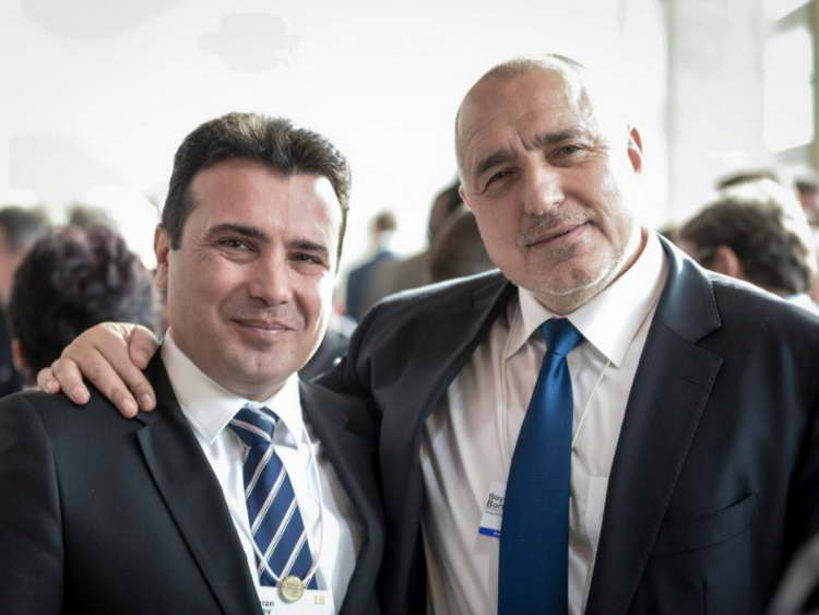 Телефонски разговор на премиерите Заев и Борисов: Продолжуваме да разговараме за да најдеме решенија за отворените билатерални прашања