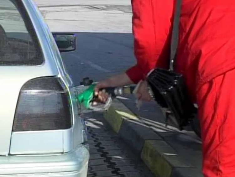 Бензините и дизелот поевтинуваат за 1,5 денара по литар