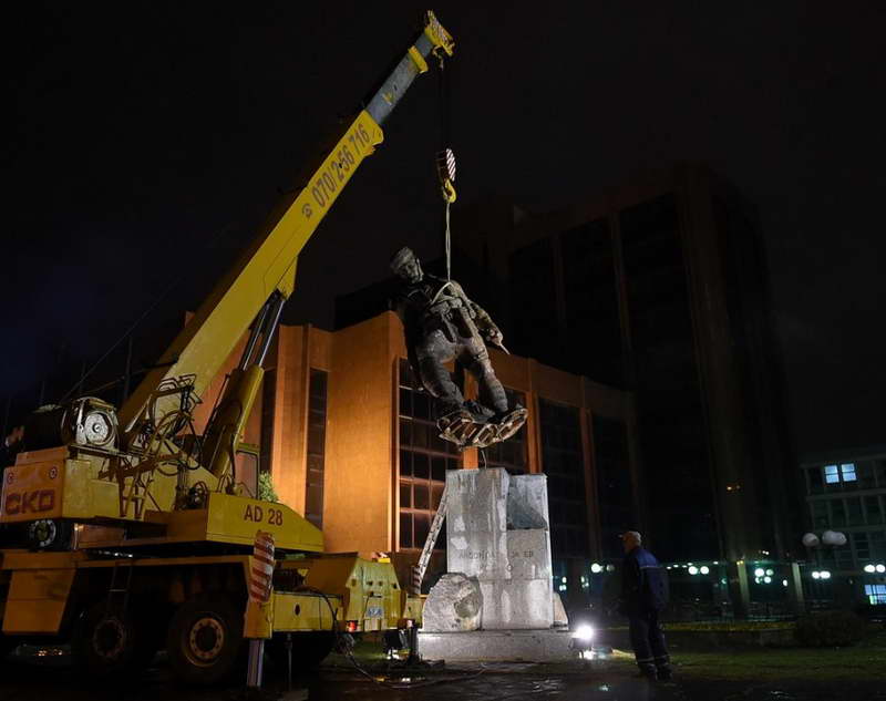 Шилегов: Споменикот на Ќосето не и е исплатен на леарницата, тој ќе биде доказ во судење