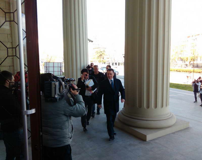 Груевски негира дека од Виена дал налог за упад во Собранието