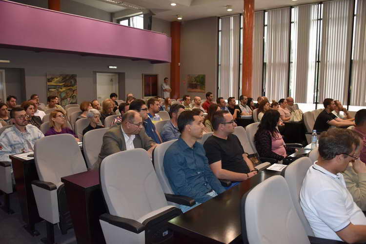 Инфо сесија за добивање грантови од Владата на Република Македонија