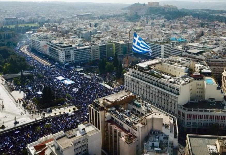Грчката дијаспора бара Коѕиас да ги прекине преговорите за името