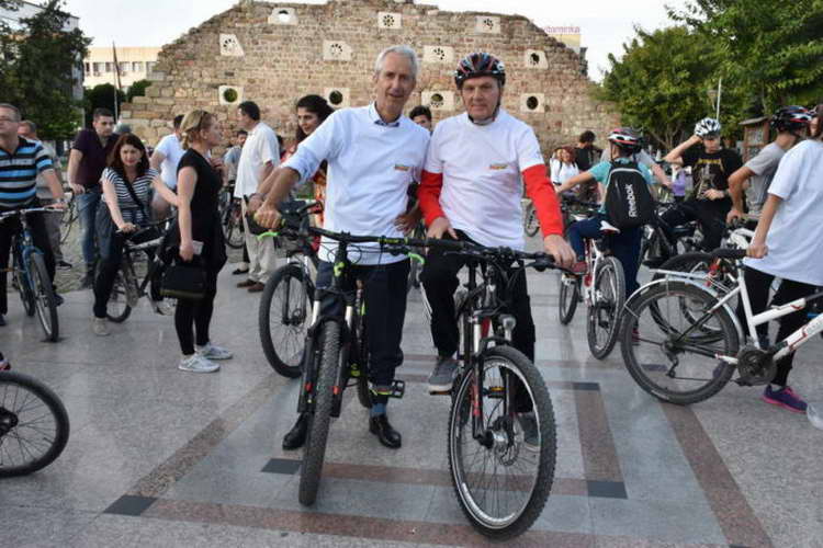 Градоначалникот Јованоски и холандскиот амбасадор Пломп беа дел од 48 издание на „Критична маса“