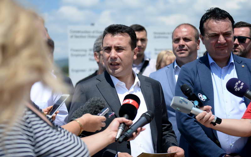 Одговори на Заев на новинарски прашања: Пристигаат поединечните поддршки на препораката за датум за преговори