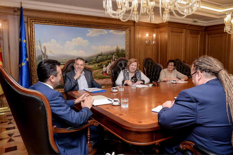 Делегација на Институтот за национална историја кај премиерот Заев