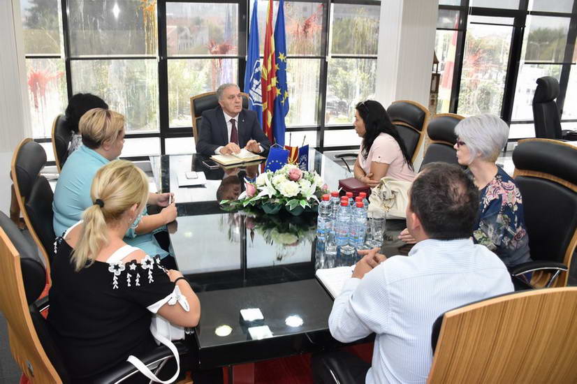 Градоначалникот Илија Јованоски оствари средба со семејствата на загинатите бранители