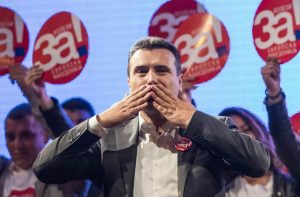 Премиерот Заев од Прилеп: Ајде и нашата генерација да ја пишува во книгите дека се одважила и донела вистинска одлука, масовно, За европска Македонија