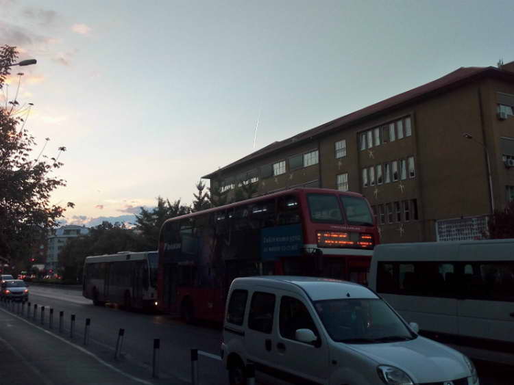 Двокатните панорамски автобуси на ЈСП се растураат за да се поправат другите