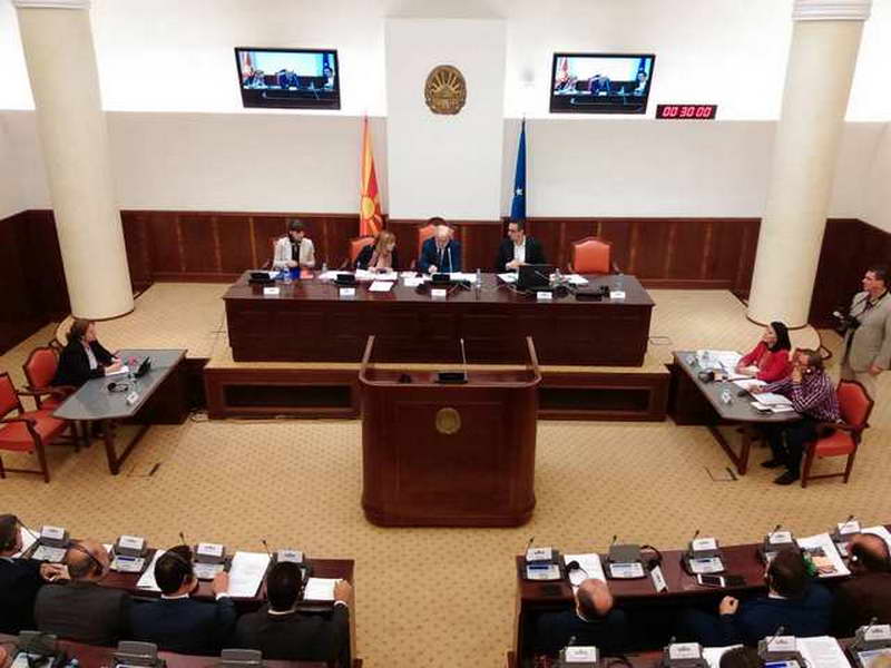 Втор ден комисиска расправа за уставните измени