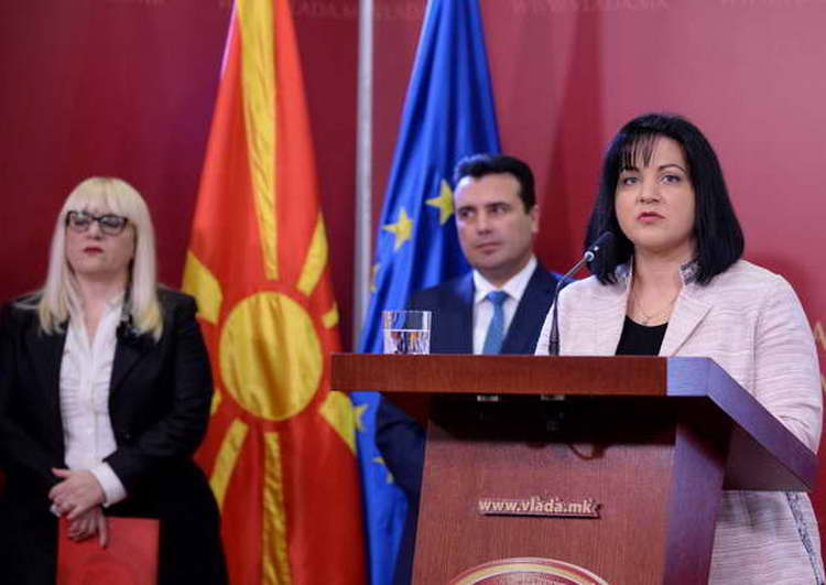 Премиерот Заев и министерката Дескоска: Ги намалуваме казните за правични политики