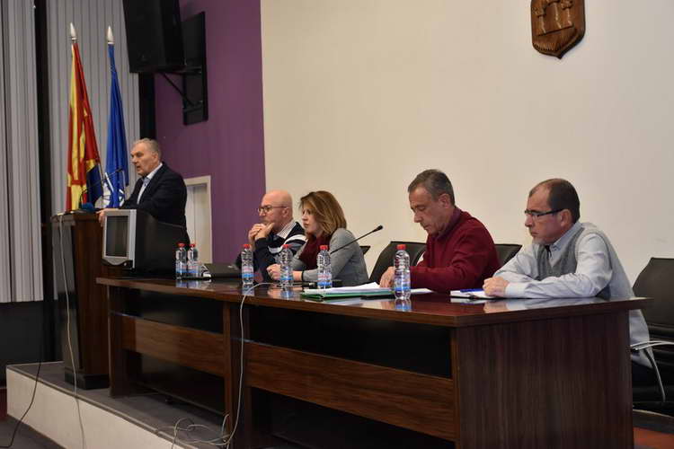 Градоначалникот Јованоски и претставниците на урбаните и месни заедници разговараа за приоритетите на граѓаните од општината
