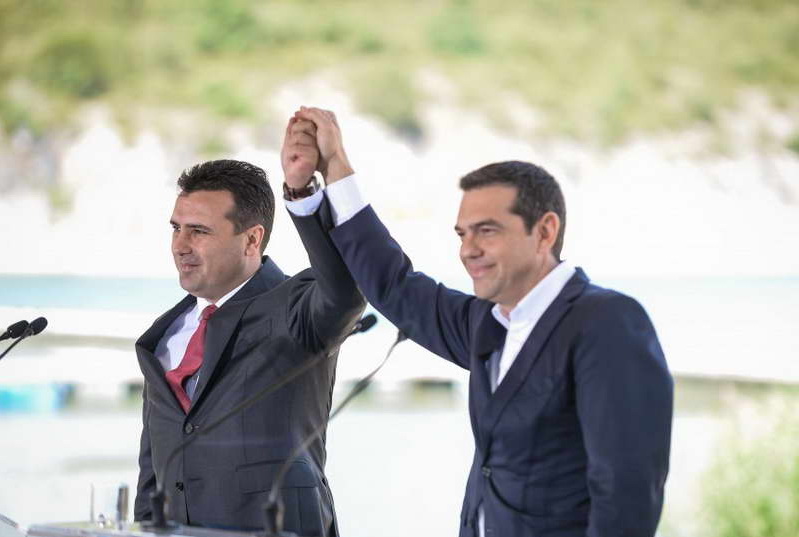 Ципрас: Мицотакис ќе го моли Мицкоски да не го отфрла договорот за името