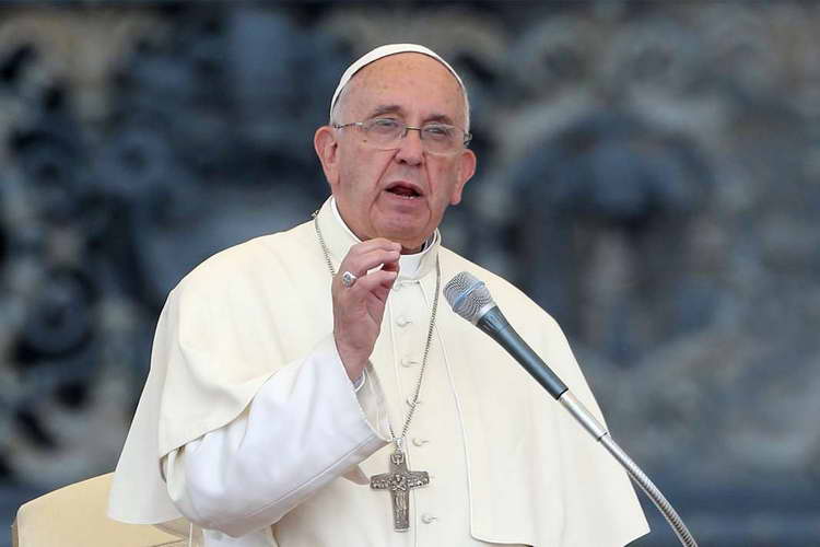 МПЦ и БПЦ Папата го примаат само како обичен верник