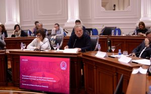 Прва јавна расправа за нацрт амандманите во Владата на РМ: Предложените измени се од интерес на граѓаните, не го загрозуваат граѓанскиот концепт на Уставот на РМ и го штитат идентитетот