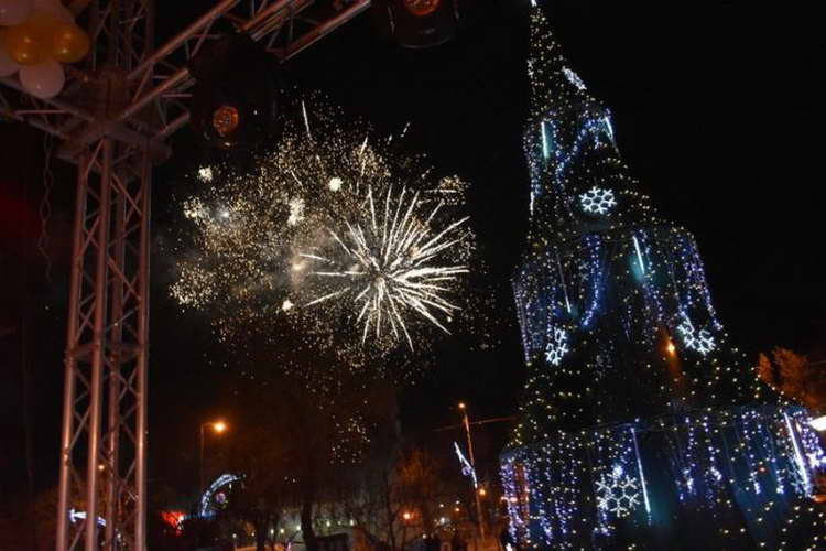 Прилеп: Новогодишна журка со најубави желби за сите граѓани