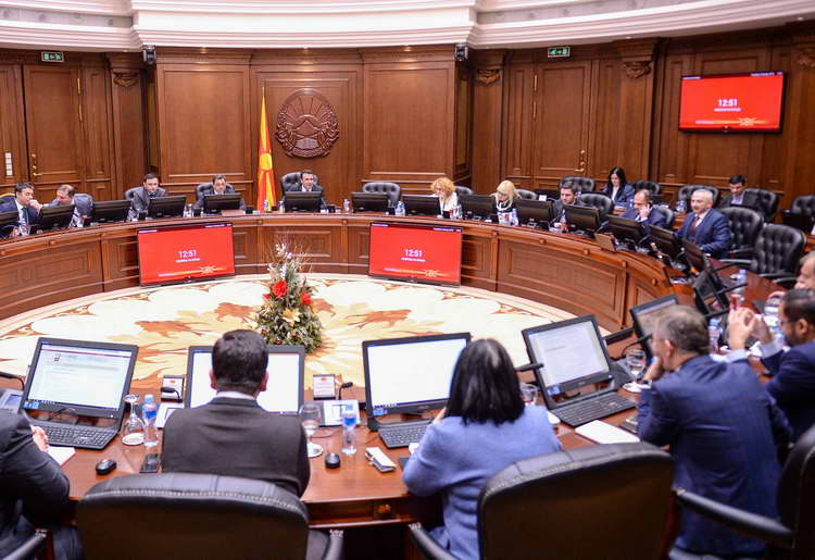 Одржана првата владина седница со превод од и на албански