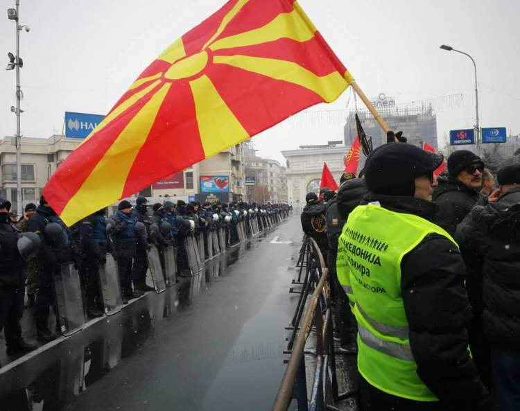 Членови на „Македонија блокира“ бараат средба со пратениците и обраќање во Собранието