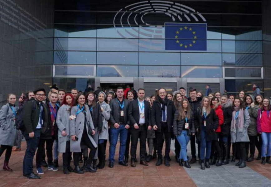 Средношколци од источниот регион, на средби со европратеници во Брисел