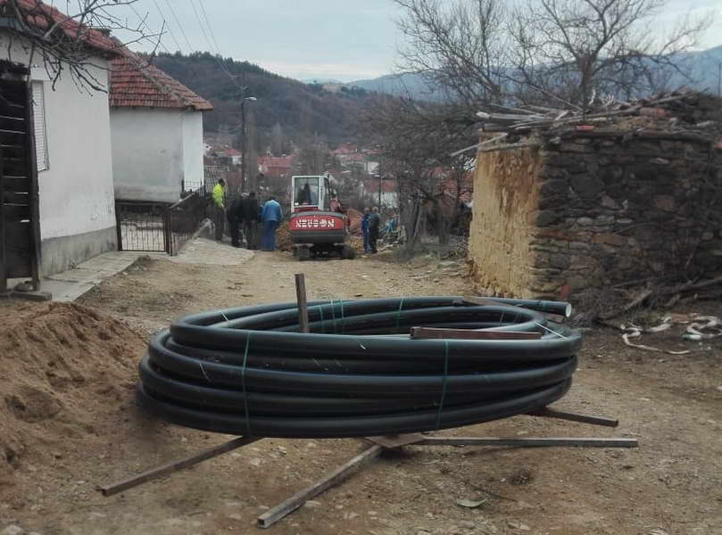 Реконструкција на водоводната линија во делчевско Габрово
