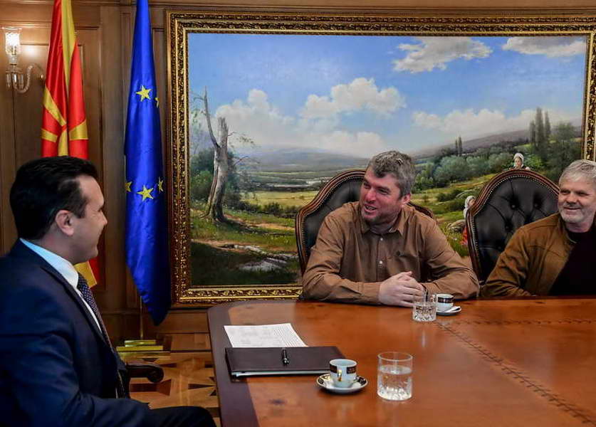 Премиерот Заев на средбата со претставници на Асоцијацијата на легални такси превозници