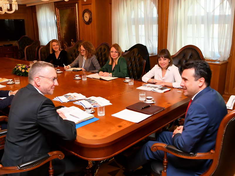 Средба на премиерот Заев со делегација на Меѓународната организација на трудот