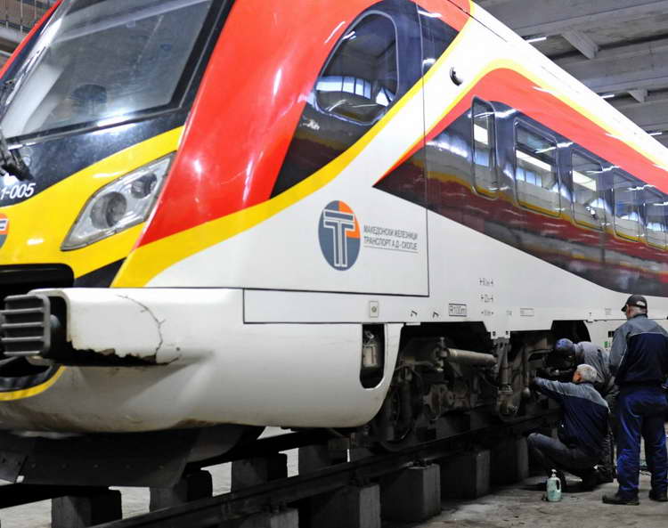 Новите кинески локомотиви ова лето ќе почнат да возат по македонските пруги