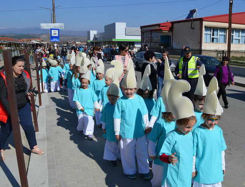 Стотици маски на традиционалната „Априлијада“ во Делчево