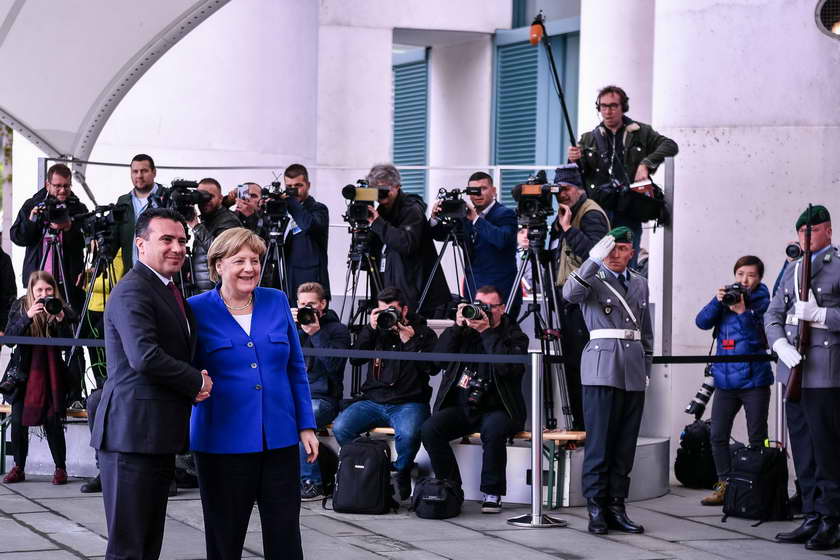 Заев на средба со Меркел: Северна Македонија и Договорот од Преспа се охрабрување за сите земји од Западен Балкан