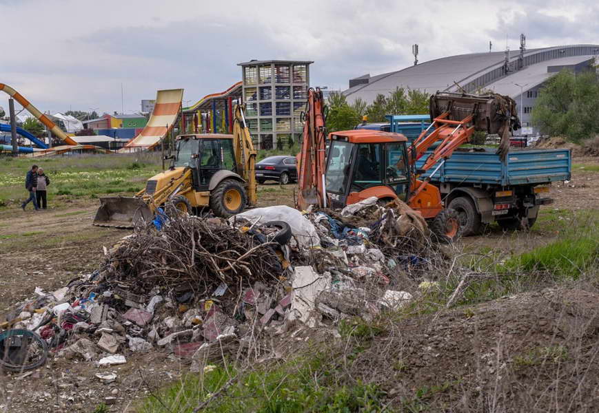 Градски парк 2 ќе се гради на местото на расчистената дива депонија во Карпош