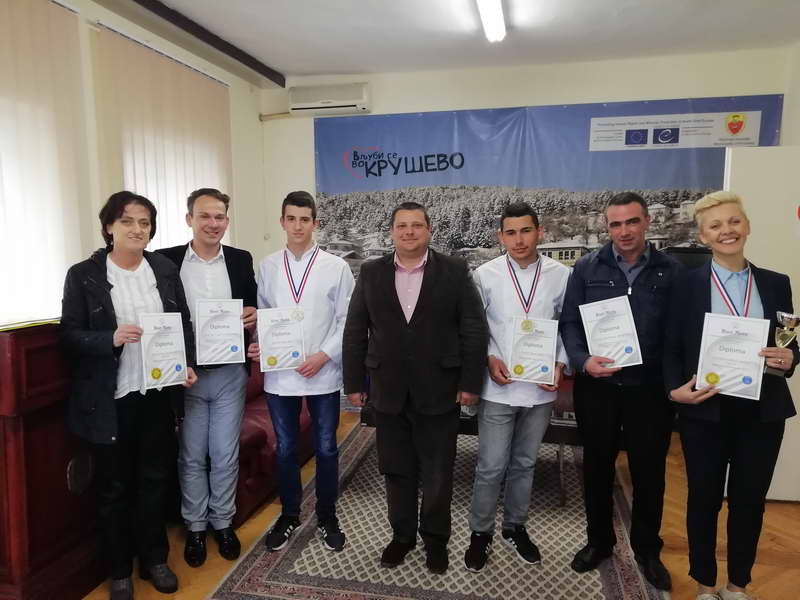 Крушево: Ученици од СОУ „Наум Наумовски Борче“ освоија прво место на натпревар по гастрономија на Брач, Хрватска