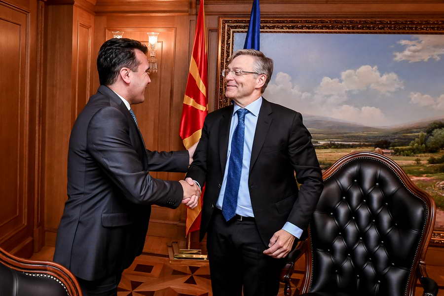 Средба на премиерот Заев со финскиот амбасадор Иконен: Република Северна Македонија покажа дека се можни брзи позитивни промени