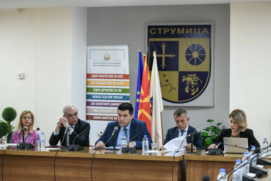 Јавна дебата за Стратегијата за едно општество и интеркултурализам во Струмица