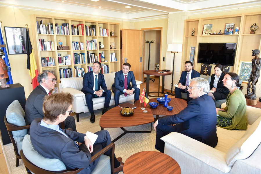 Димитров и Османи на средба со Рејндерс во Брисел: Преговорите со Северна Македонија ќе обезбедат продор на европската идеја на Балканот