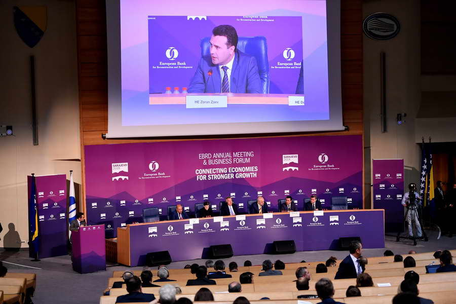 Заев и Тевдовски на Генералното собрание на ЕБОР: Се отвораат нови можности за регионална соработка на Западен Балкан