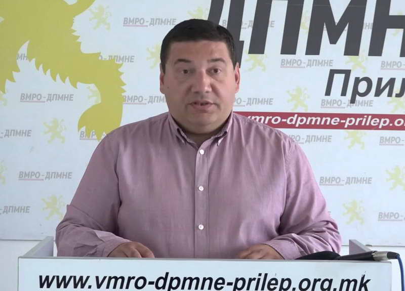 „Долга е раката на ВМРО“ – координаторот на ОК на ВМРО-ДПМНЕ Петар Ристески, физички нападна свој сограѓанин
