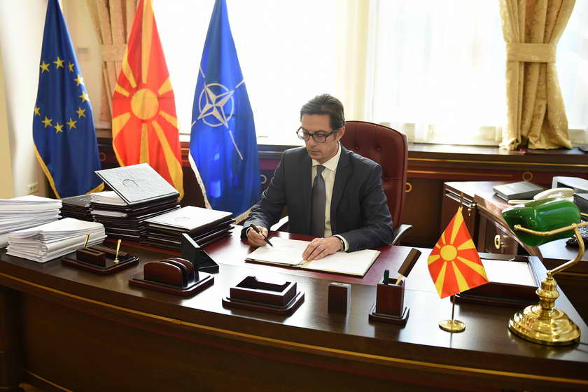 Претседателот Пендаровски потпиша укази на четири системски закони и на Законот за енергетика