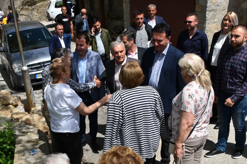 Жителите на прилепската населба Варош и градоначалникот Јованоски, заедно го одбележаа Голем Петок