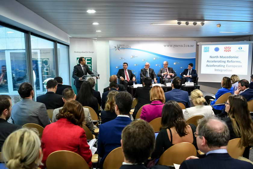 Анѓушев и Тевдовски на форум на Европската банка за обнова и развој во Брисел