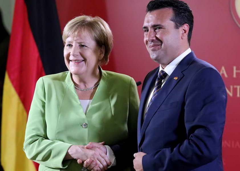 Заврши средбата на Заев и Меркел во Берлин
