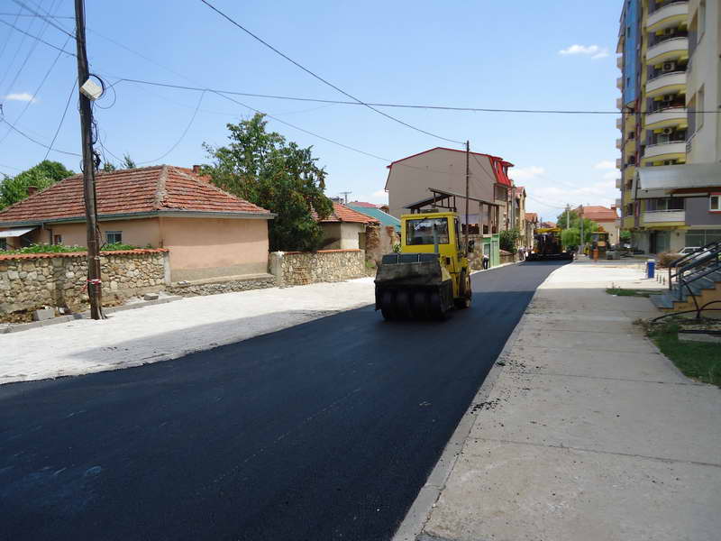 Битола: Асфалтирање и реконструкција на улици во градот и населените места