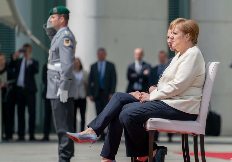 Тресење за Меркел