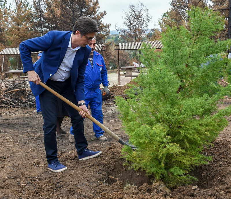 Претседателот Пендаровски во посета на општина Велес