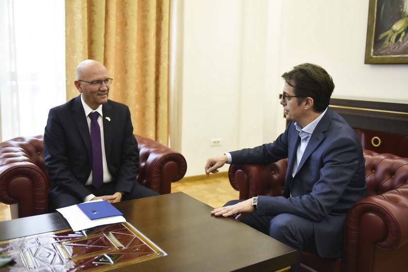 Средба на претседателот Пендаровски со Зоран Јанковиќ, шеф на Канцеларијата за врски на НАТО во Скопје