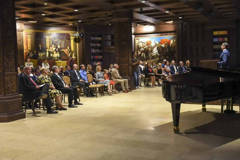 Претседателот Пендаровски се обрати на отворањето на изложбата „Борба и страдање – полските граѓани за време на Втората светска војна“