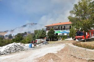 Нов пожар во околината на Прилеп, гори шумата над манастирот во село Селце