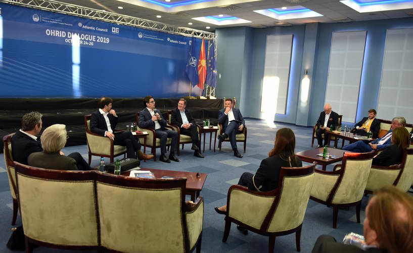 Средба на Претседателот Пендаровски со претставници на Охридската група и високи претставници на НАТО