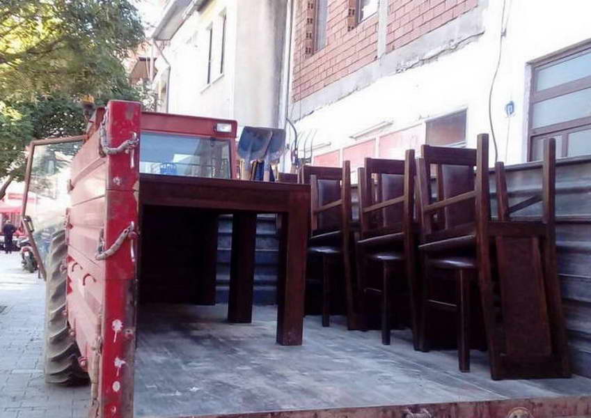 Во Охрид продолжува отстранувањето на нелегалната урбана опрема