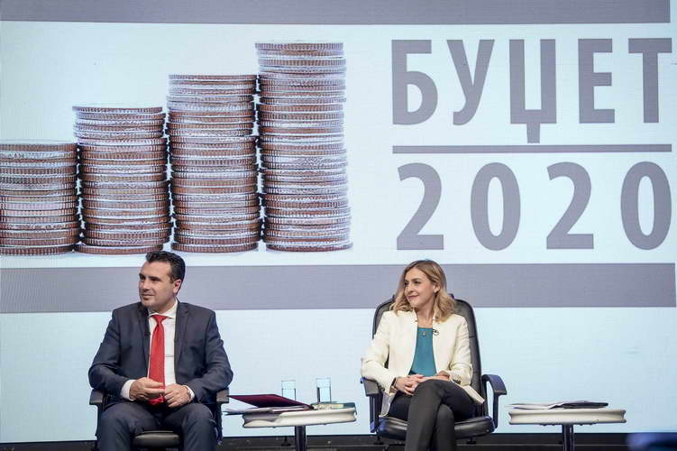 Заев и Ангеловска пред новинарите: Буџетот е ликвиден и реален, израз на крупните политики и храбри одлуки