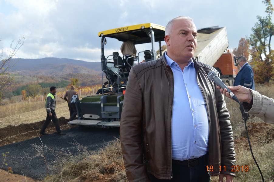 Делчево: Се асфалтира локалниот пат Илиово-Турија