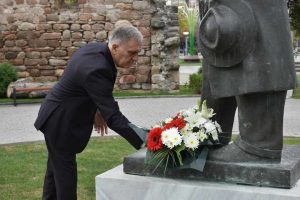 Со откривање на споменикот „Жртви на фашизмот“ започна чествувањето на 3. Ноември, Денот на ослободувањето на Прилеп